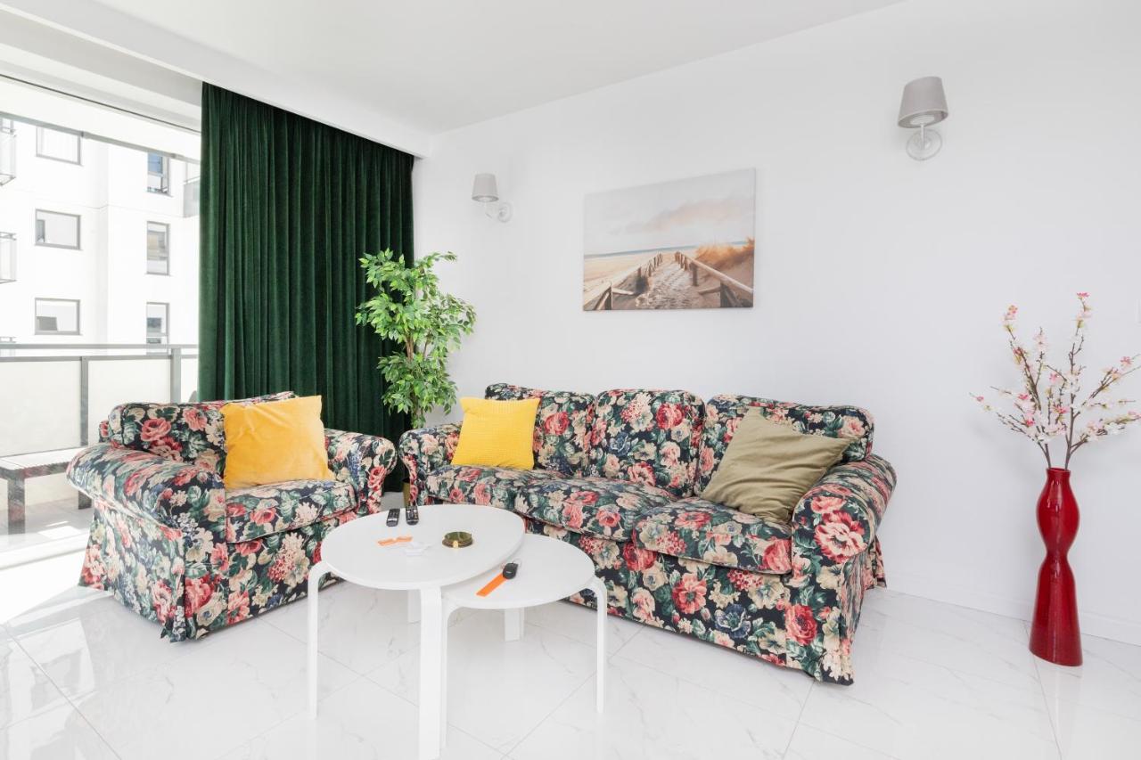 Old Town Bastion Walowa Apartments By Noclegi Renters 格但斯克 外观 照片
